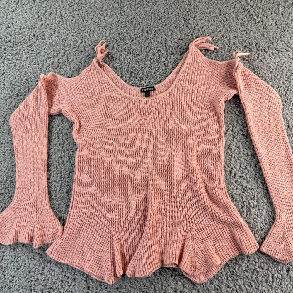 Express Peach Pink Cold Shoulder Ribbed Knit Bell Sleeve Peplum Sweater Large